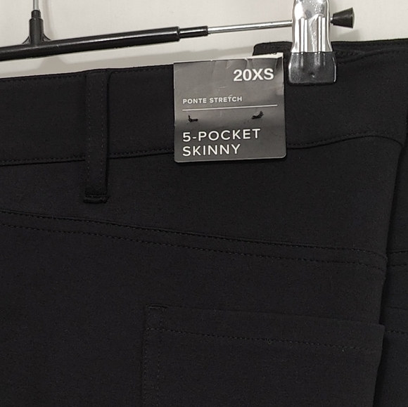 Torrid Ponte Stretch 5 Pocket Skinny Pants - 20XS - NWT - Picture 4 of 7